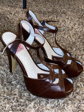 vintage pin up couture heels